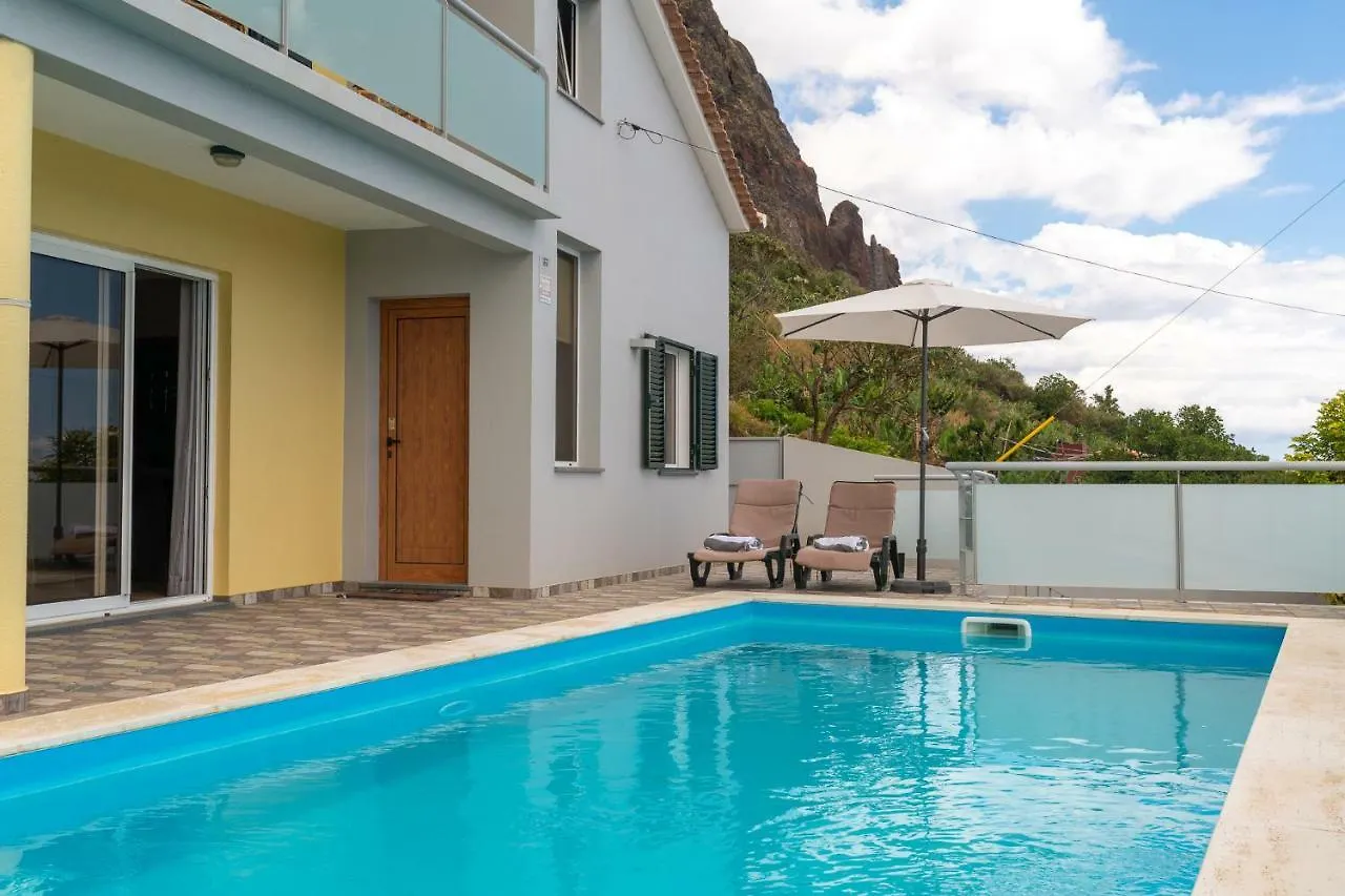The Blue Pearl-Villa Paul Calheta  Holiday home